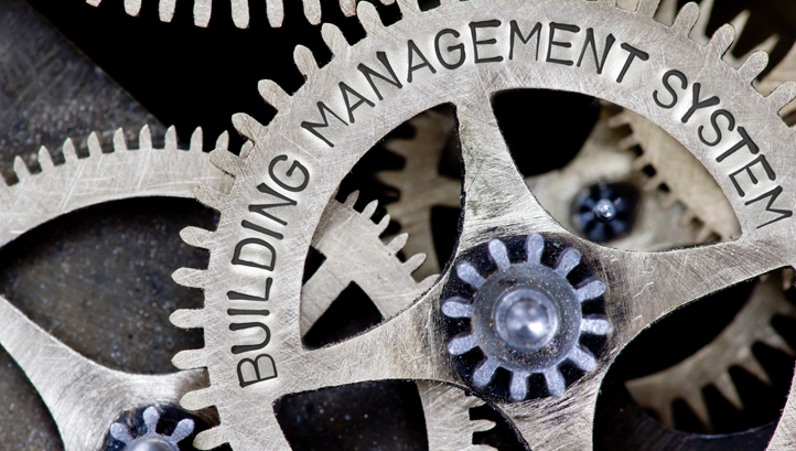 Building Management System or caretaker: which route to energy savings?